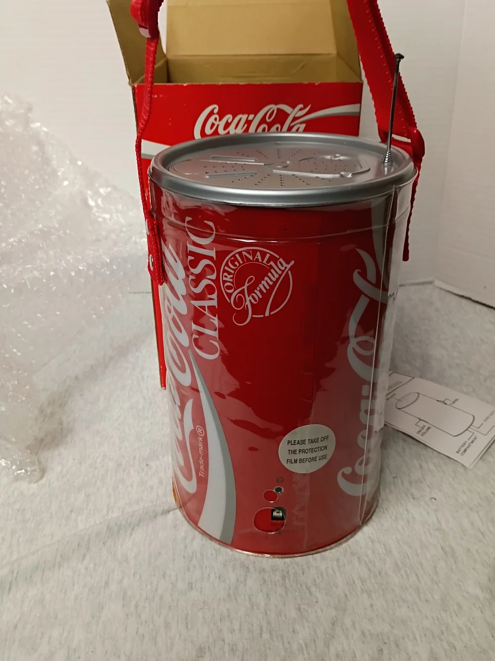 Vintage “Giant” Coke Can AM/FM Radio 1991